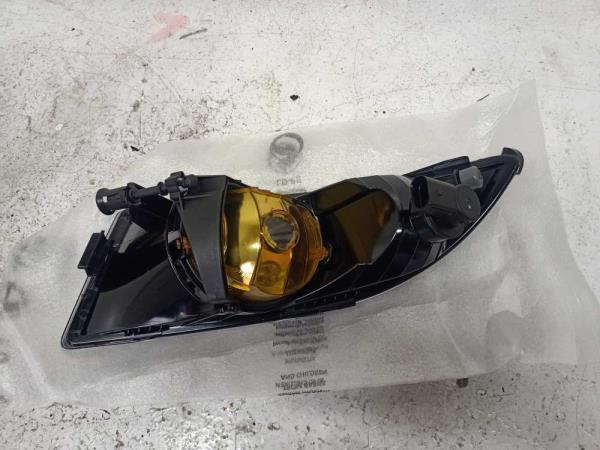 FEU ANTIBROUILLARD DROIT SKODA FABIA/ ROOMSTER 03/2010-2014 - Vue 2